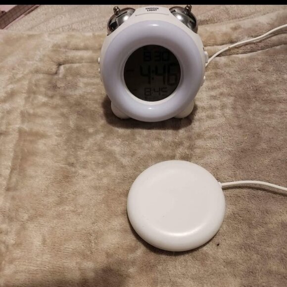 Alarm Clock Wireless charging  Duo - Picture 1 of 2